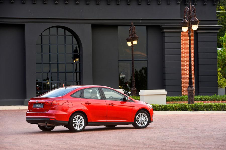  Ford Focus Sedan 2015 года  (ZA) (фото 4 из 29)